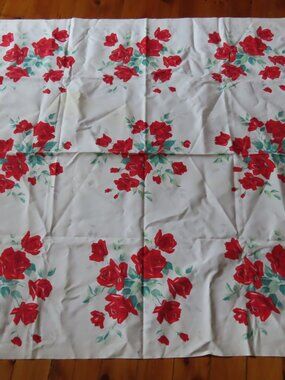 VINTAGE ROSES TABLECLOTH